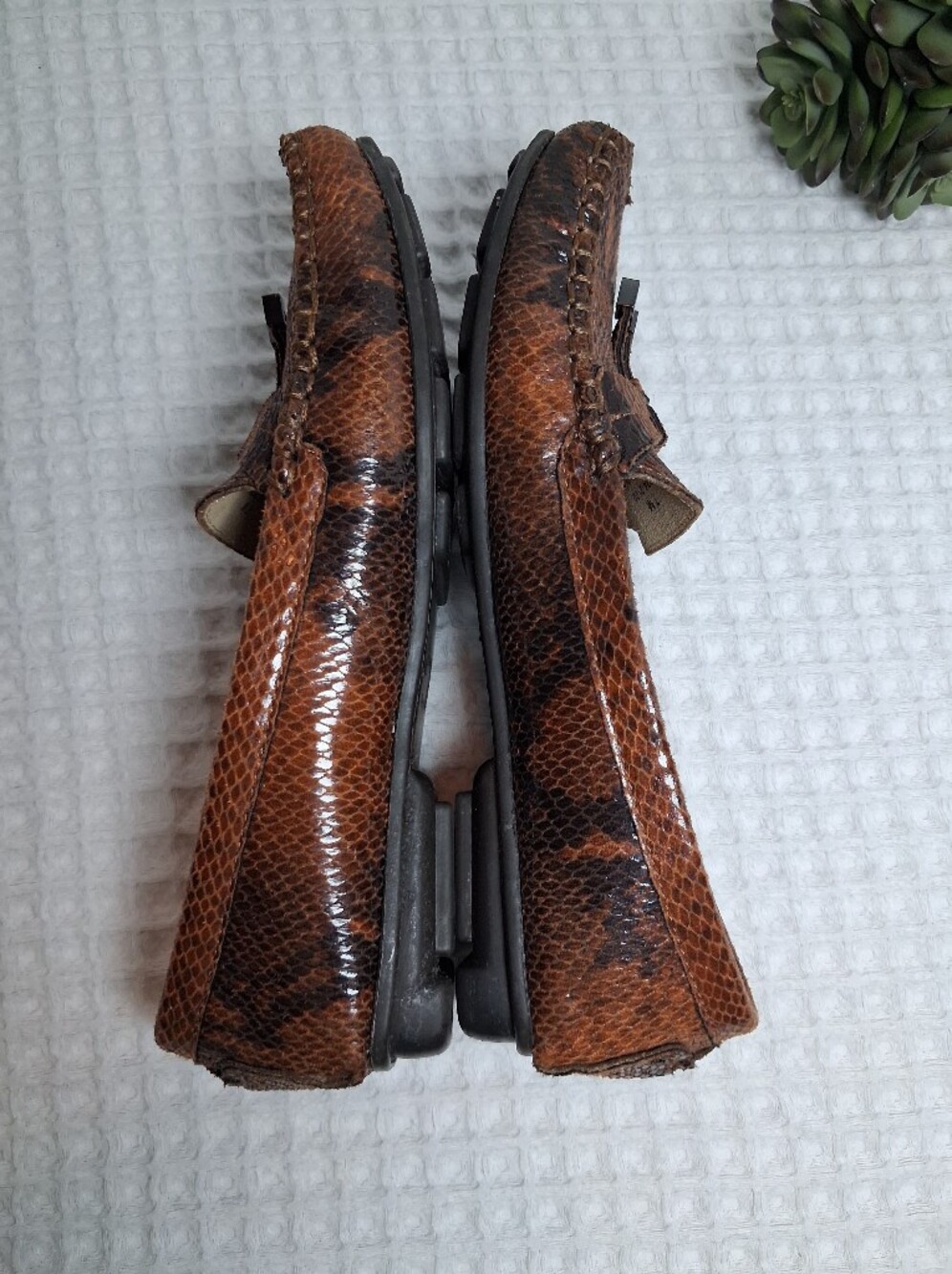 Liz Claiborne Womens Brown/Tan Faux Snakeskin Loafer/Mocassin Size 7 - Picture 7 of 12